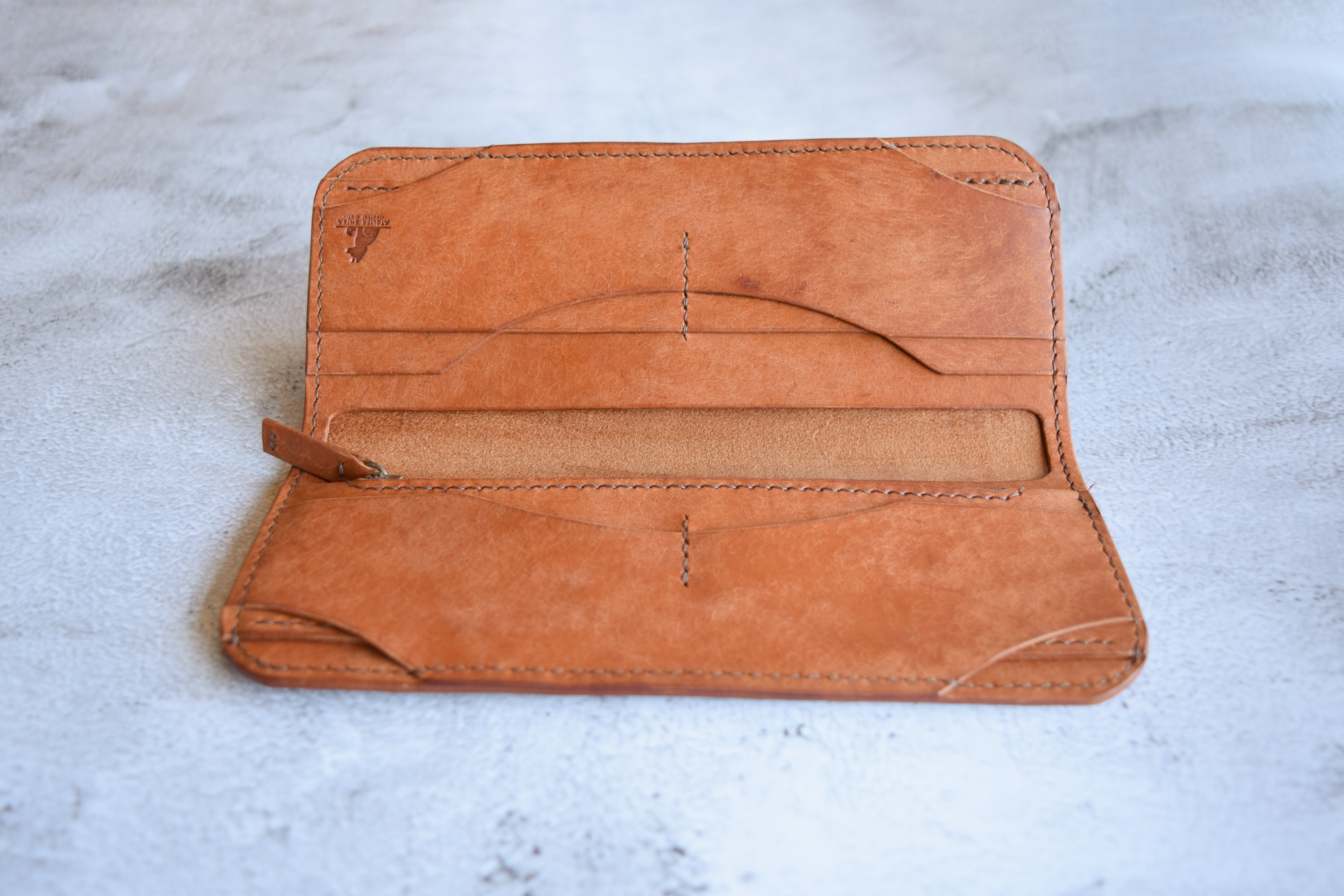 スリム薄型長財布　本革　ｲﾀﾘｱﾝﾚｻﾞｰ　Brown　ブラウン