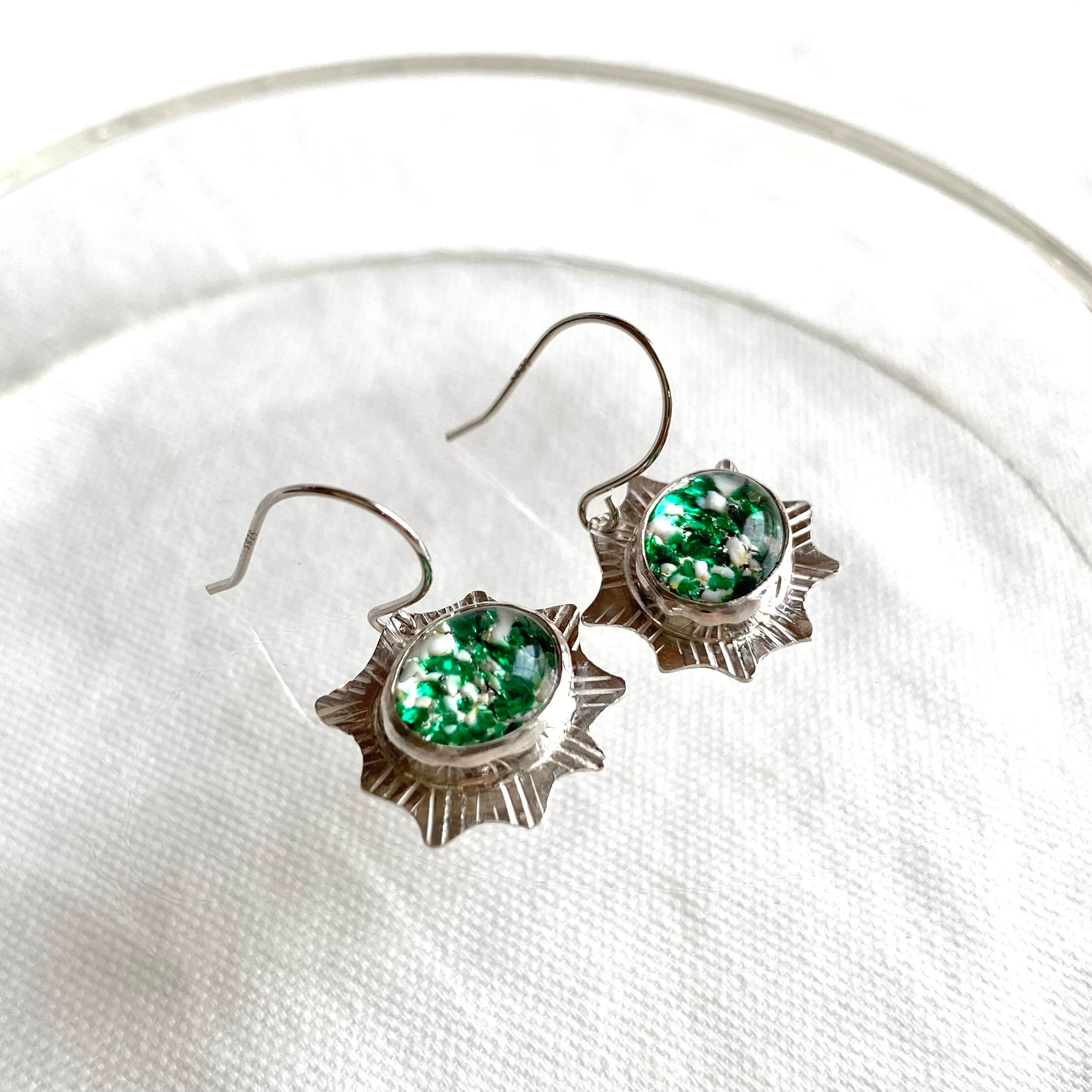 【ジャパンビンテージガラス】のトゲトゲピアス