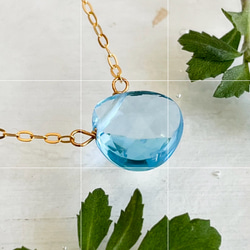 スイスブルートパーズのネックレス～夏空の石 ネックレス・ペンダント