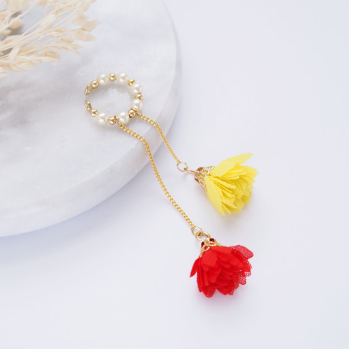 ハンドメイド*パール盛り盛り ミニタッセル クリップ イヤーカフ 笑顔になる夏色＊レッド×イエローシフォンタッセルとクリスタルパール