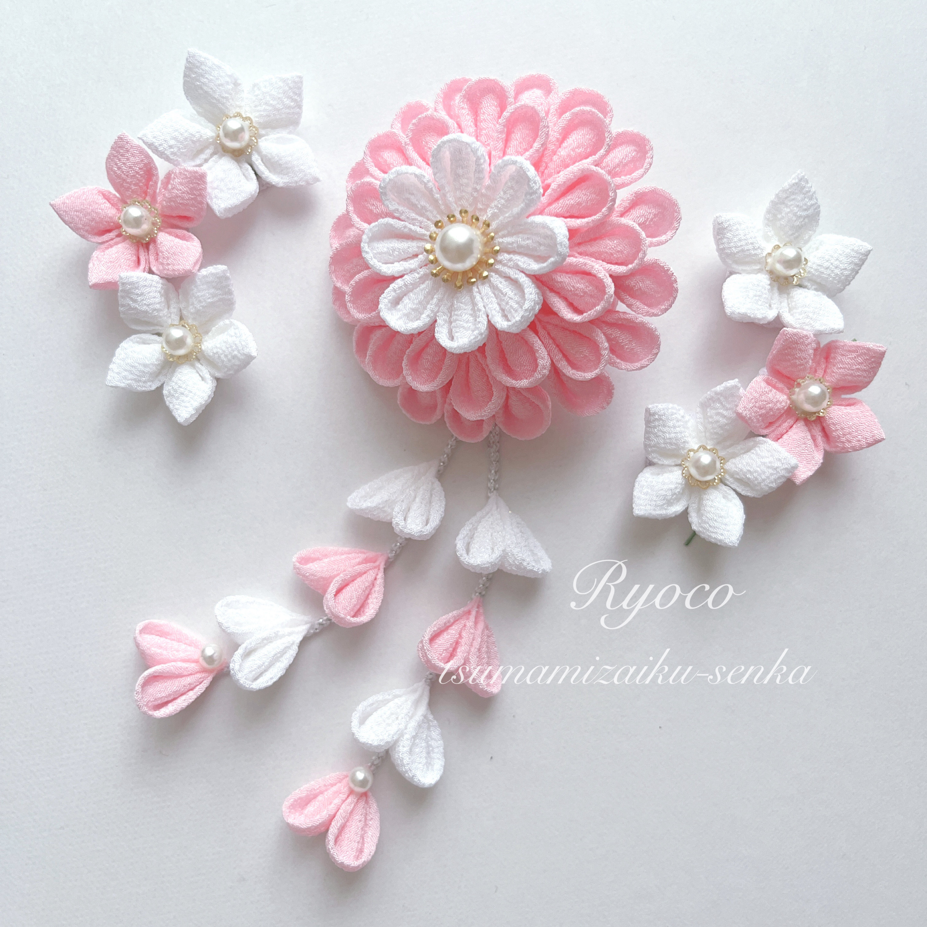【桜色×白〜髪飾り】七五三　子供髪飾り　成人式　和装髪飾り　つまみ細工髪飾り　ヘッドドレス　ピンク　桃色