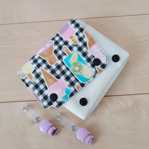 可愛い移動ポケット・蓋付き・撥水布使用（黒チェックラミネート  