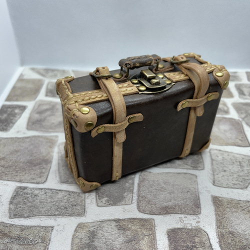 受注製作】本革1/6ドール用ミニチュア留め金付きトランク（焦茶