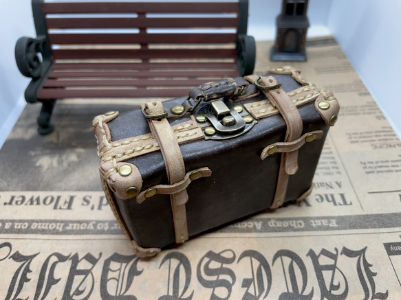 受注製作】本革1/6ドール用ミニチュア留め金付きトランク（焦茶