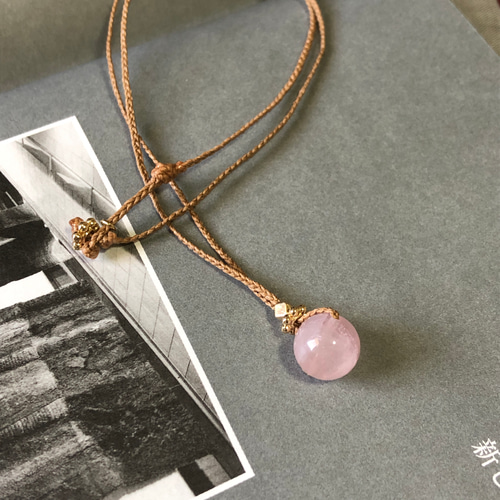 天然石の1粒クラウンネックレス【マダガスカル産ローズクォーツ