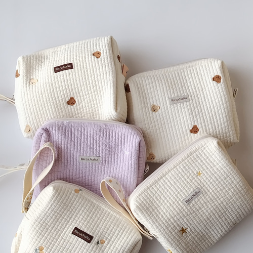 オムツポーチ ヌビキルトポーチ スクエアポーチ ラベンダ小花刺繍 持ち