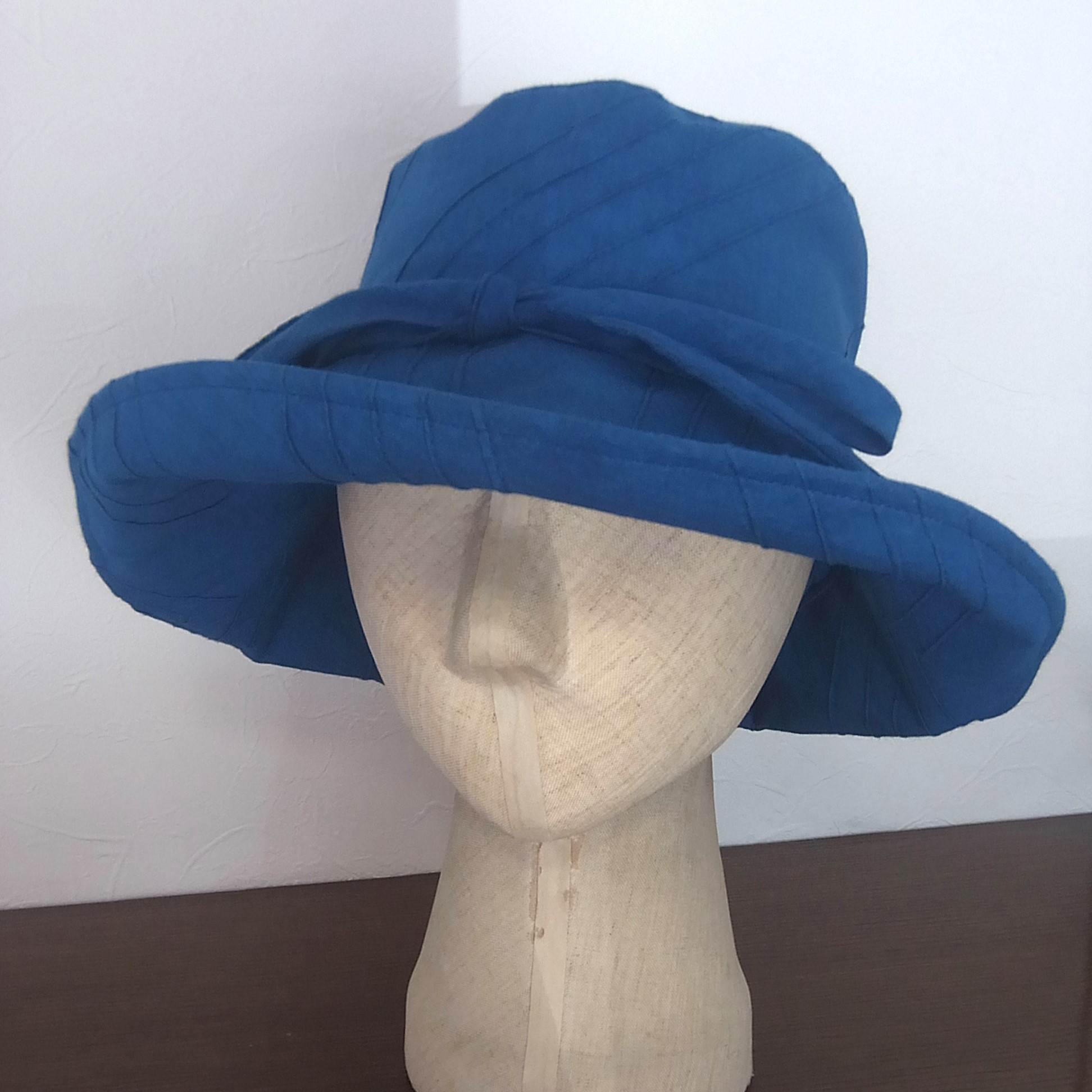 日よけの大きな帽子＝33＝藍染 7,920円