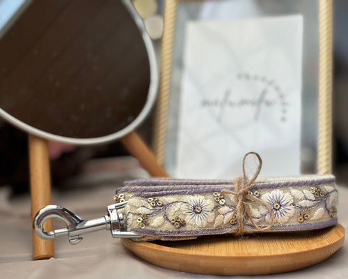 インド刺繍 リード 犬 インド刺繍リボン 愛犬とお揃いができるスマホ
