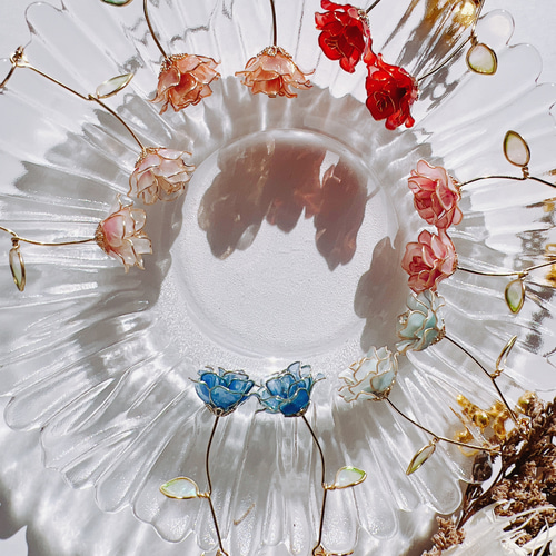 ディップアート ピアス イヤリング 《揺れる フリル 薔薇》スカイ