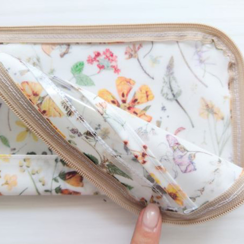リバティラミネート　台形クリアポーチ　フローラルイヴ リバティラミネート 台形クリアポーチ フローラルイヴ