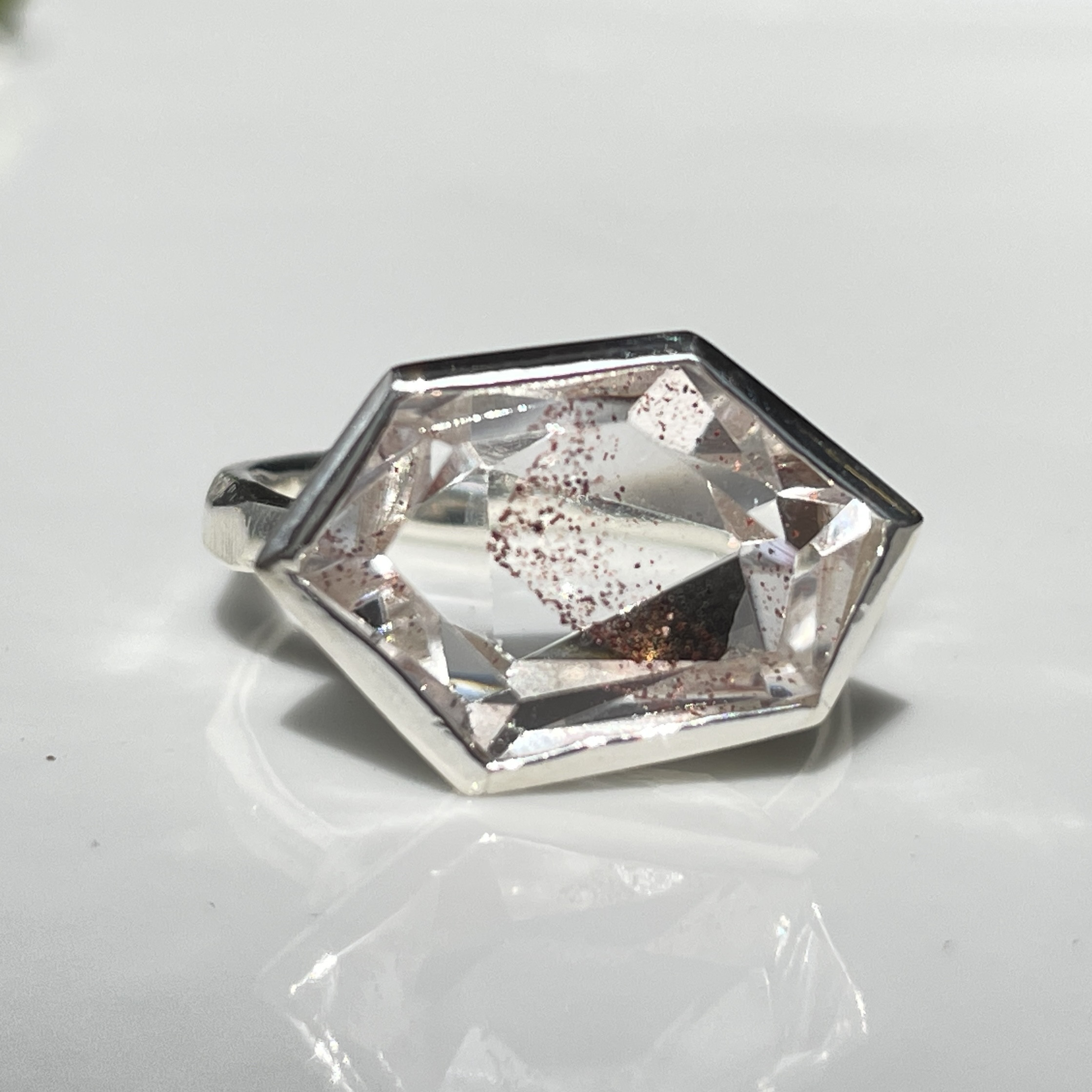 ヘマタイト　in　クォーツ　変形6角　ファセットカット　シルバーSV925リング