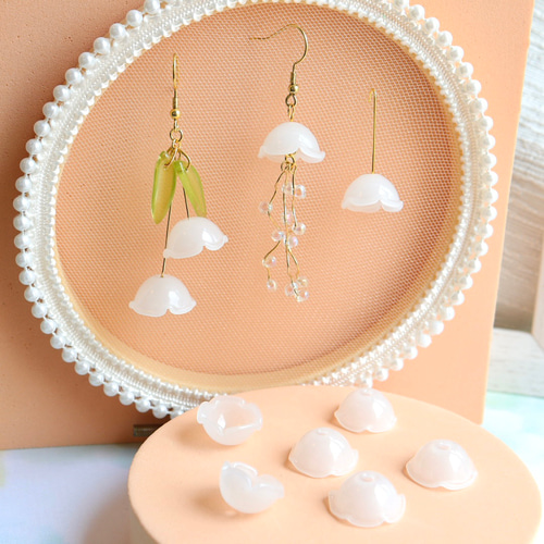 骨董２色バイカラーフリル 乳白色ガラス　水色　脚付コンポート　菓子器❹個セット オリジナル新作！風鈴、クラゲ、ガラス鈴、すずらん 半円ガラス