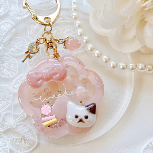 レジン ねこ 肉球 シェイカー シャカシャカ キーホルダー ピンク レジン ねこ 肉球 シェイカー シャカシャカ キーホルダー ピンク