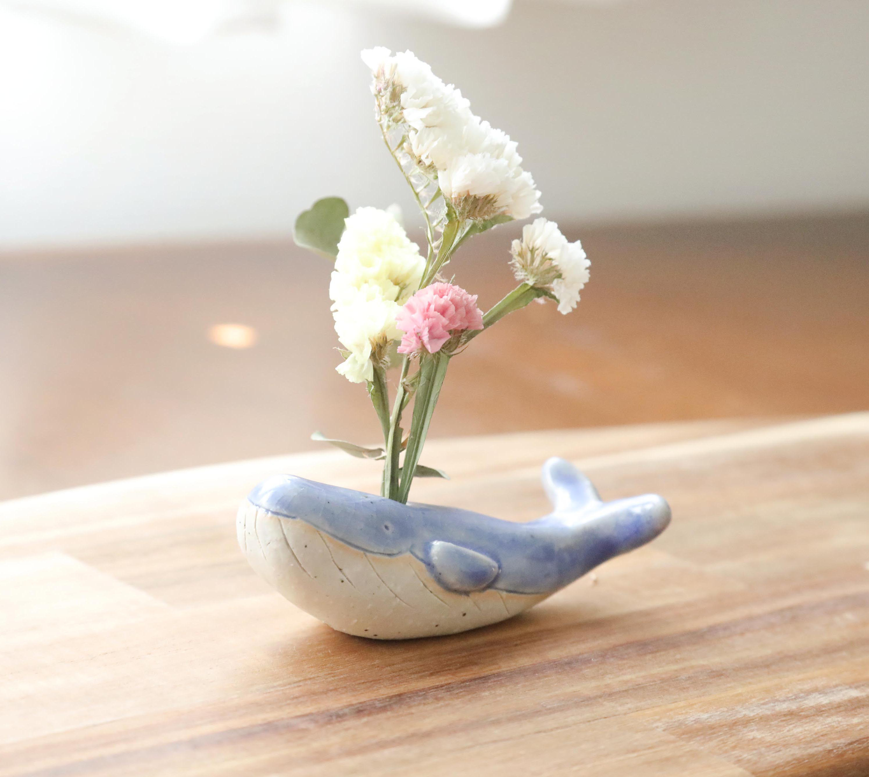おしゃれな✨クジラの置物　花器　インテリア　陶器 貯金箱 おしゃれ かわいい 陶器 くじら 鯨 オブジェ 置物 可愛い