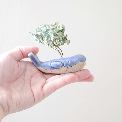 クジラの花挿しオブジェ 海のブルー ＊ ドライフラワー付き 一輪挿し