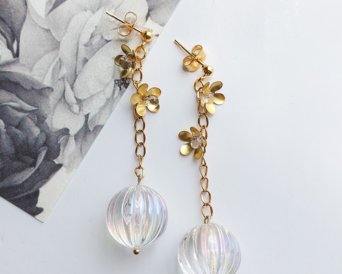 アンティーク ヴィンテージ フラワー レリーフ ゴールド ピアス 楽天市場】ゴールドフラワー 2連 大ぶりピアス アンティーク