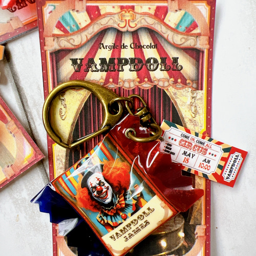 サーカス】パッケージキャンディーキーホルダー キーホルダー VampDoll