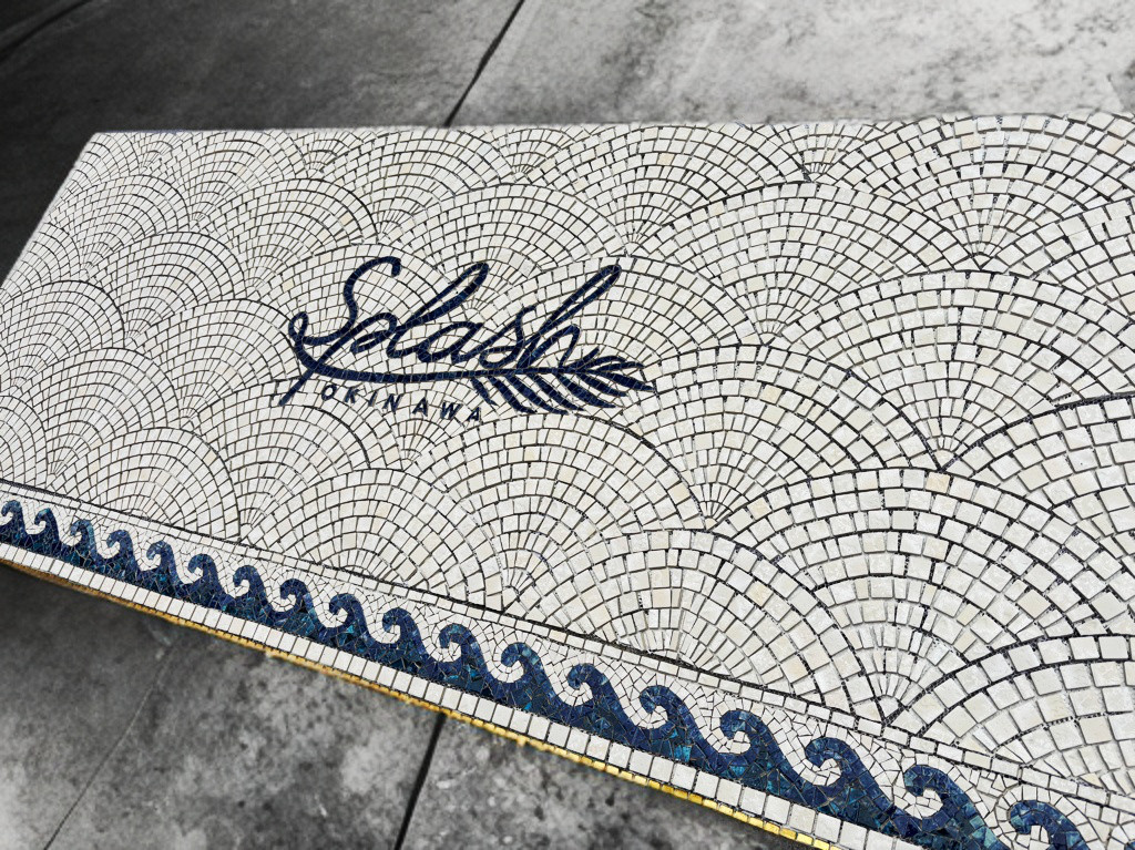 店舗の床タイルアート　ロゴ　店舗　ロゴマーク　タイル　床　モザイク　店舗名　お店ロゴ