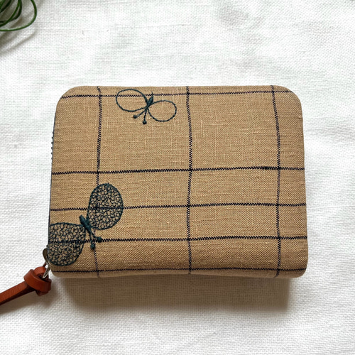 ミナペルホネン choucho (light brown) 生地