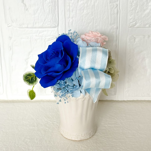 青いバラのプリザーブドフラワーアレンジメント / 花 プチギフト