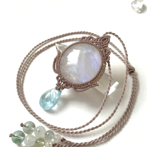 オリジナル こぼれる雫♪レインボームーンストーンとアクアマリンの天然石 ネックレス・ペンダント