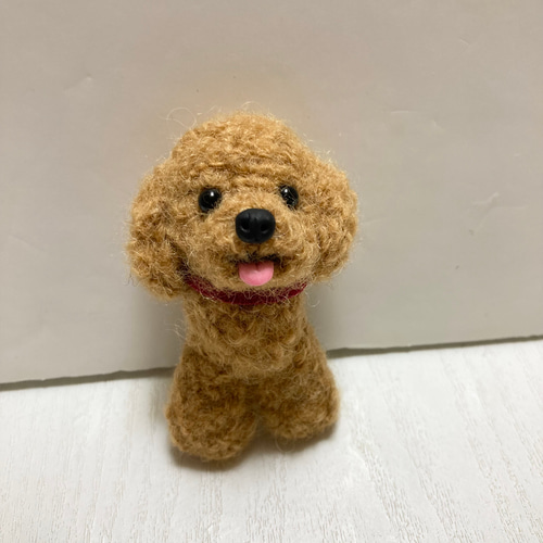 羊毛フェルトトイプードルブローチ 羊毛フェルトトイプードル