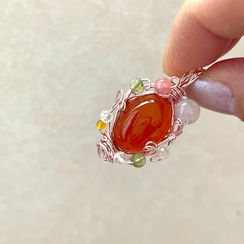 カーネリアンのペンダントトップ(天然石 天然石アクセサリー ワイヤー