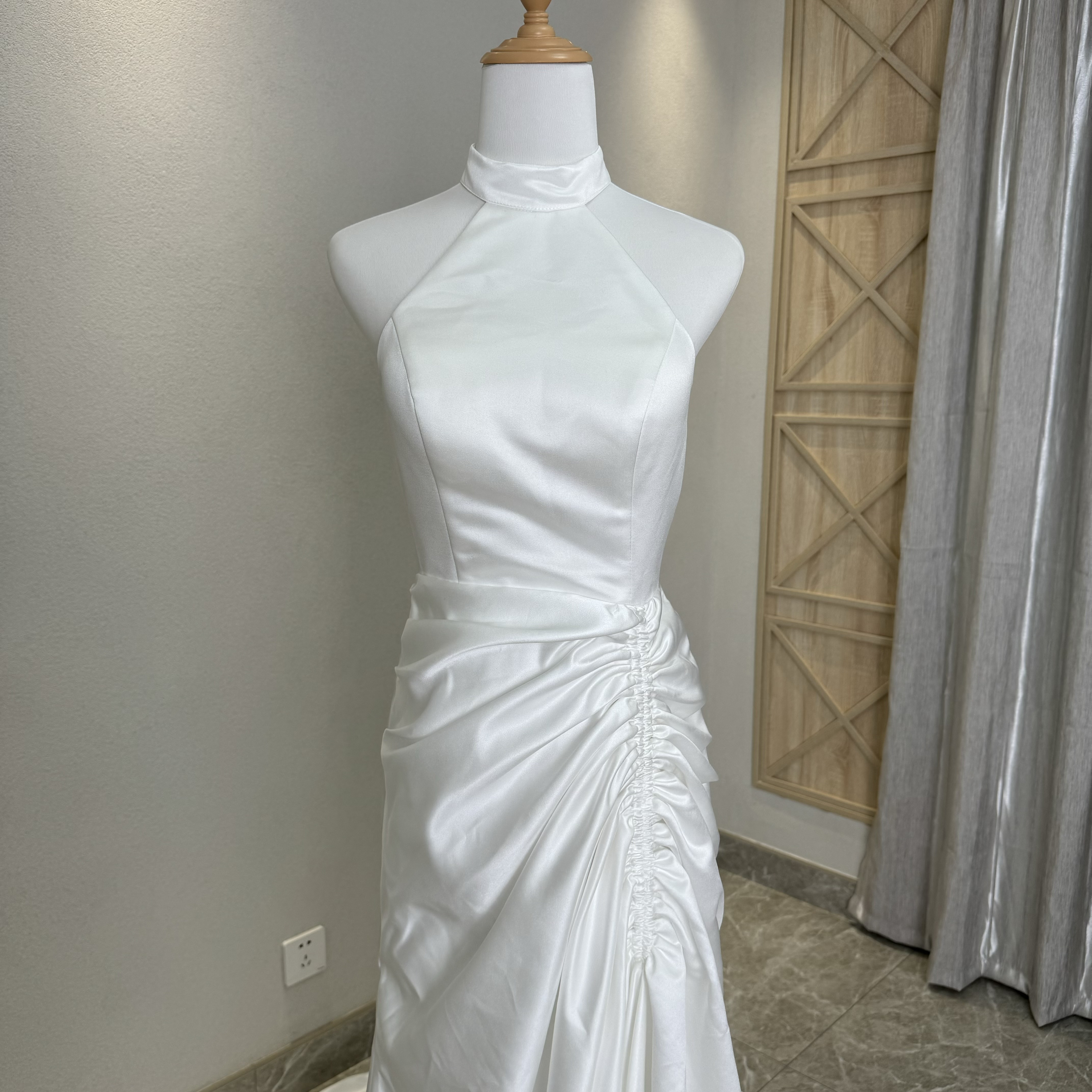 買わないと損！ホルターネック袖なし背中見せ　マーメイドド　パーティードレス前撮り/写真撮影/結婚式お呼ばれ二次会/披露宴