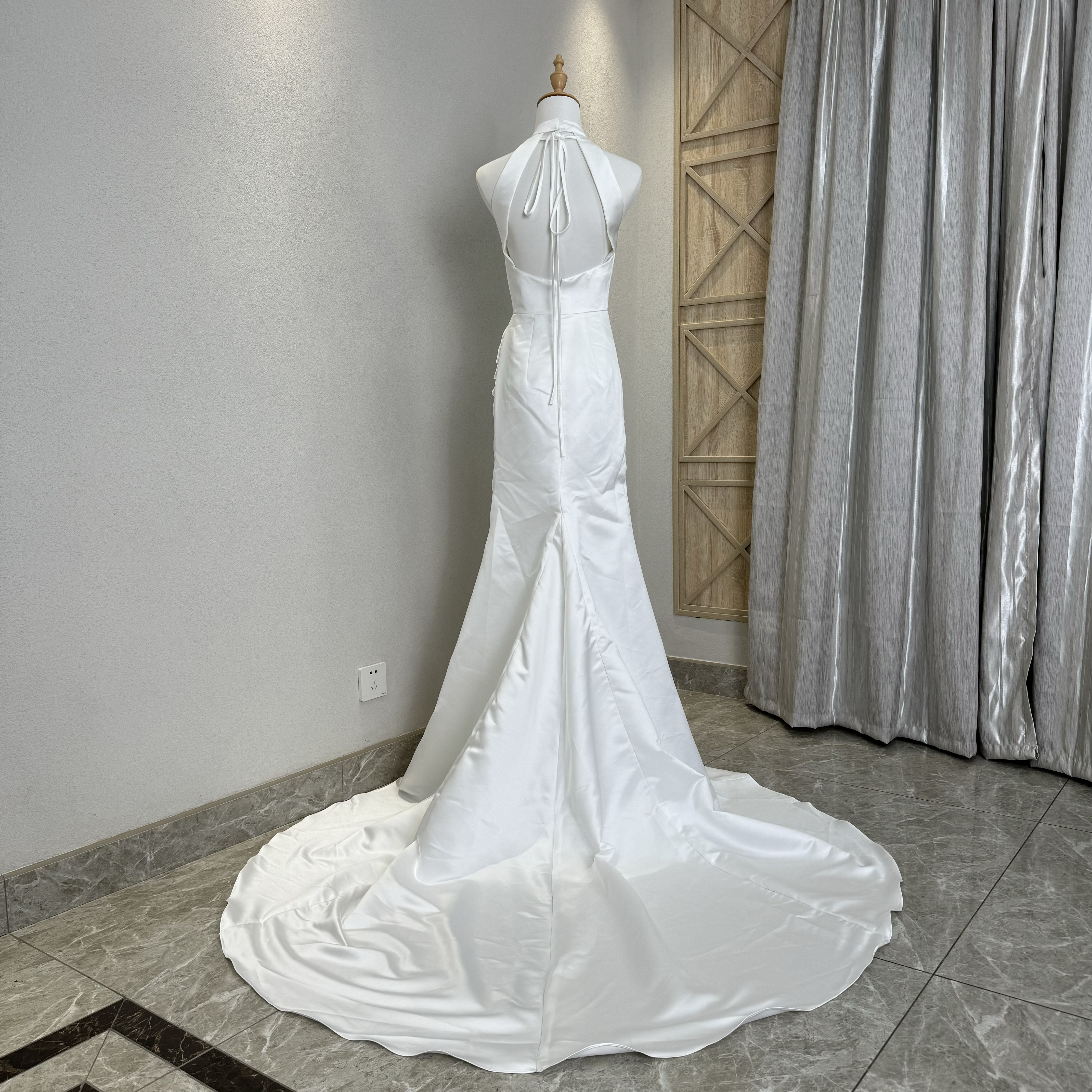 買わないと損！ホルターネック袖なし背中見せ　マーメイドド　パーティードレス前撮り/写真撮影/結婚式お呼ばれ二次会/披露宴