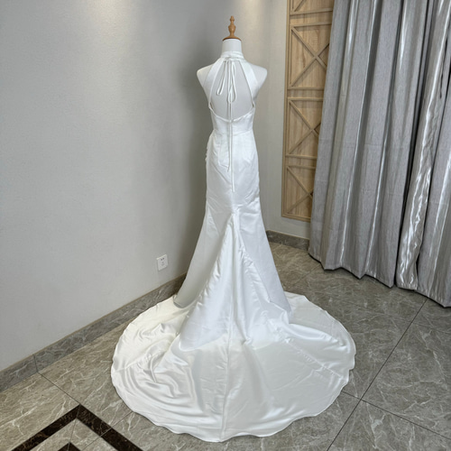 買わないと損！ホルターネック袖なし背中見せ マーメイドド パーティー