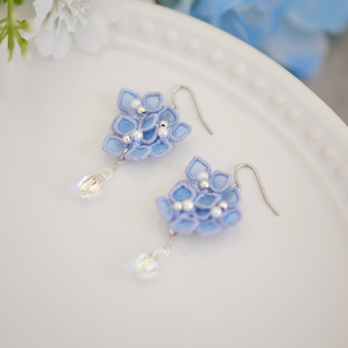 雫煌めく紫陽花[ベビーブルー]ピアス/イヤリング (受注生産
