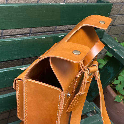 ヌメ革 スマートフラップリュック 箱型ポケット3 手縫い ☆送料無料