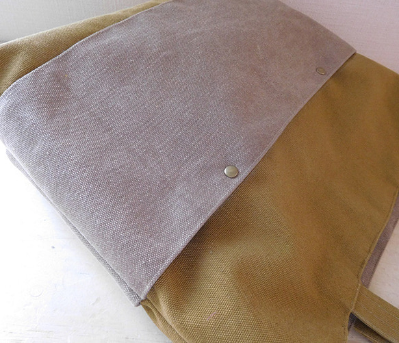 ヴィンテージ帆布 トートバッグ 黄土色+スモーキーベージュ 4枚目の画像