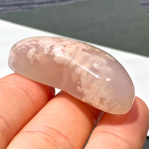 ザクザクザクザク桜瑪瑙水晶　ジオード(龍穴)付き ザクザクザクザク桜瑪瑙水晶 ジオード(龍穴)付き 穴あき桜瑪瑙