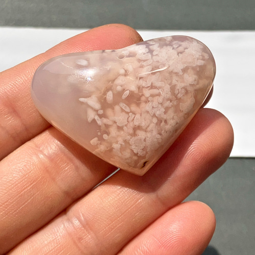 ザクザクザクザク桜瑪瑙水晶　ジオード(龍穴)付き ザクザクザクザク桜瑪瑙水晶ジオード(龍穴)付き