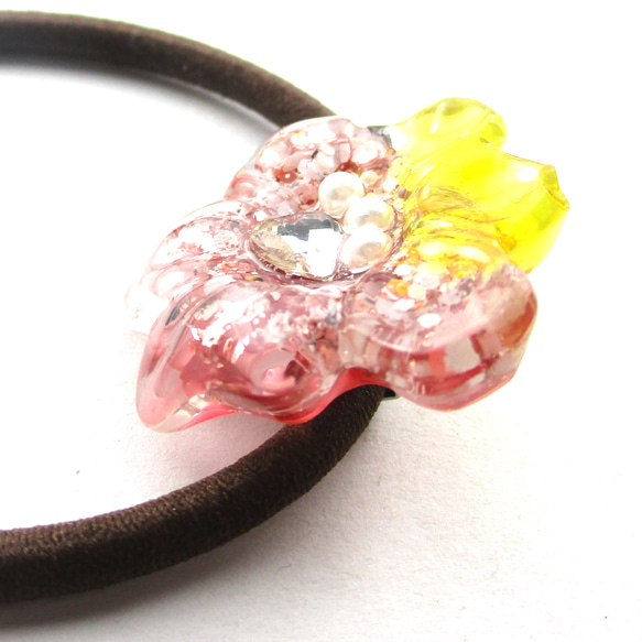 色づく君は、花クォーツの見える丘の上で、恋物語を語り合う♪(ぼぼ屋のヘアゴム)SH219 4枚目の画像