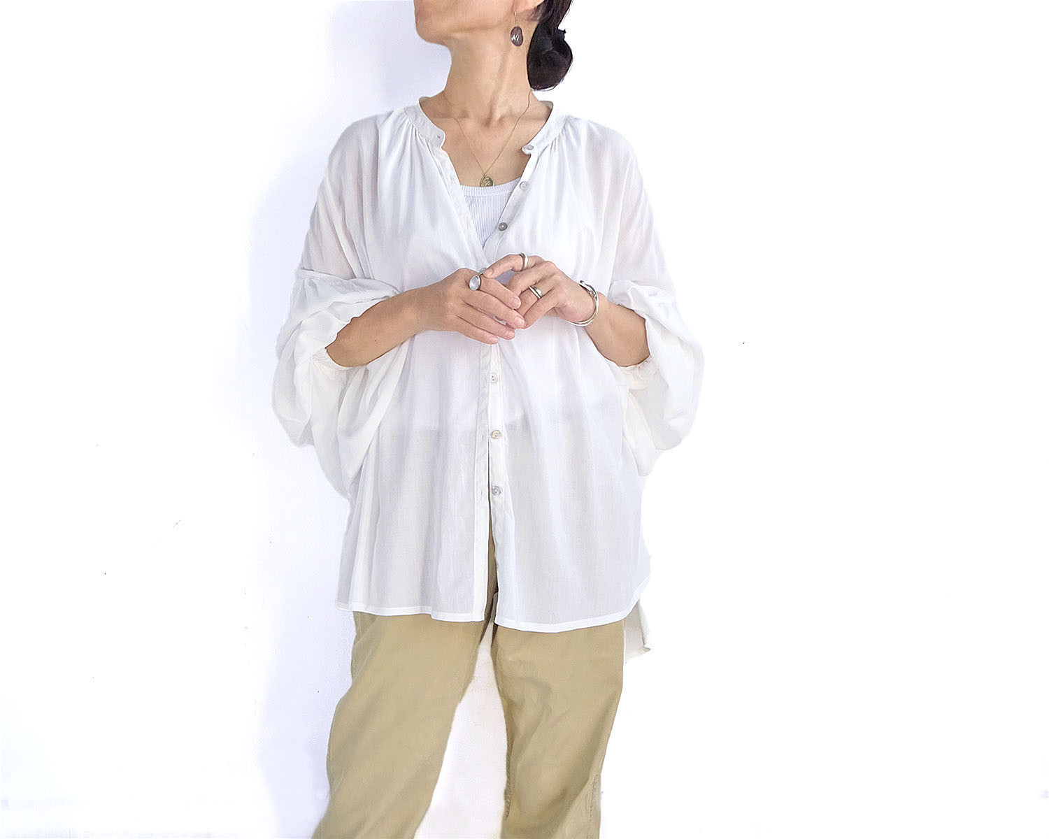 モデルチェンジの為、値下げ♪　レーヨン袖コンシャスブラウス（ホワイト）