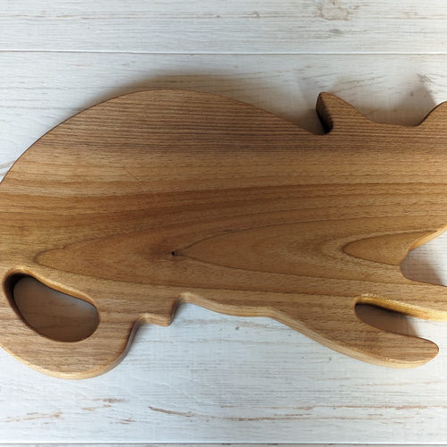 クルミのカッティングボード/猫・ネコ /横型/Mサイズ/ cutting boad