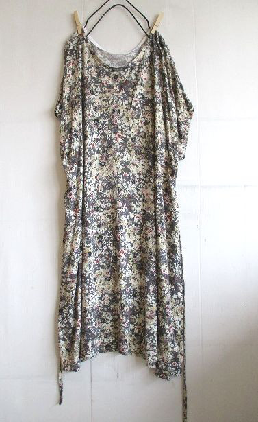 イタリア製　カシミア混花柄プリントシンプルワンピース　1点物