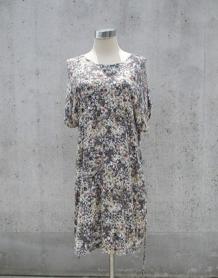 イタリア製　カシミア混花柄プリントシンプルワンピース　1点物