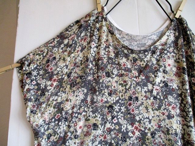 イタリア製　カシミア混花柄プリントシンプルワンピース　1点物