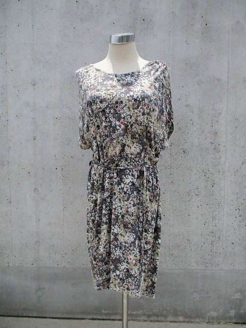 イタリア製　カシミア混花柄プリントシンプルワンピース　1点物