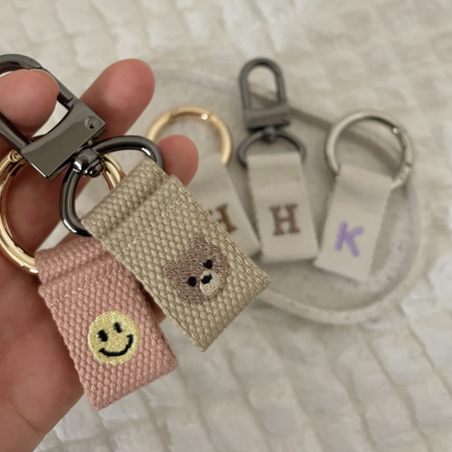 SALE】イニシャルネームタグ 刺繍 名入れ キーリング バッグ