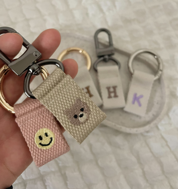 イニシャルネームタグ 刺繍 名入れ キーリング バッグチャーム 刺繍ネームタグ イニシャル 7枚目の画像