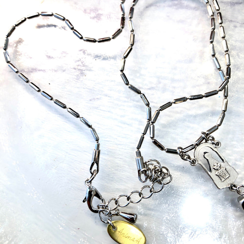 サフィレットとアイリスガラスのネックレス