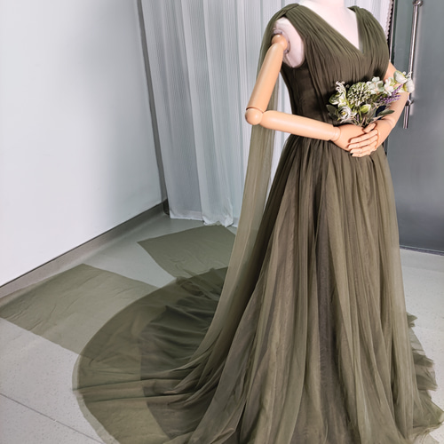 送料無料！カラードレス パーティードレス グリーン ノースリーブ V