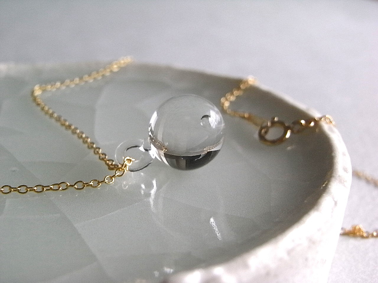 クリアガラスのシャボン玉ネックレス