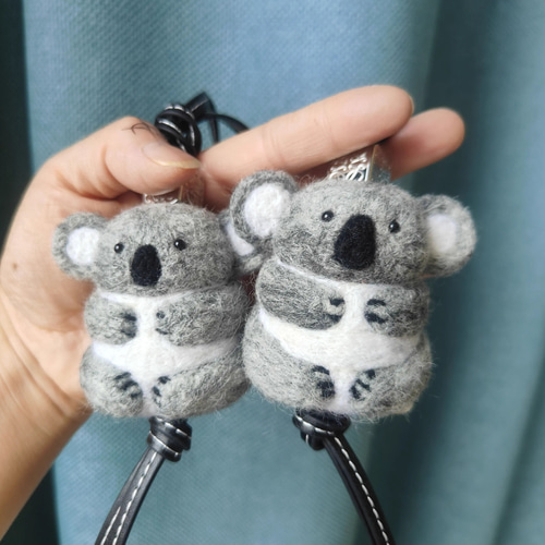 羊毛フェルトちくちく リアルで可愛いコアラチャーム 羊毛フェルト完成