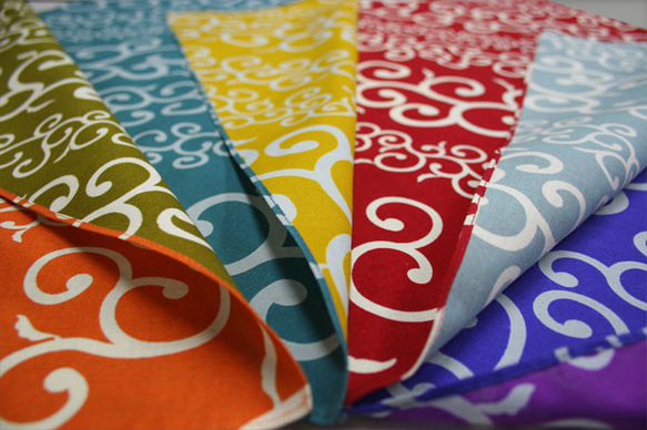 風呂敷　ふろしき    ストライプ唐草　レッド/グレー リバーシブル　綿100％　103cm×103cm 人気・おすすめ｜省スペース設計・旅行向けにおすすめ 公式 プライバシー配送