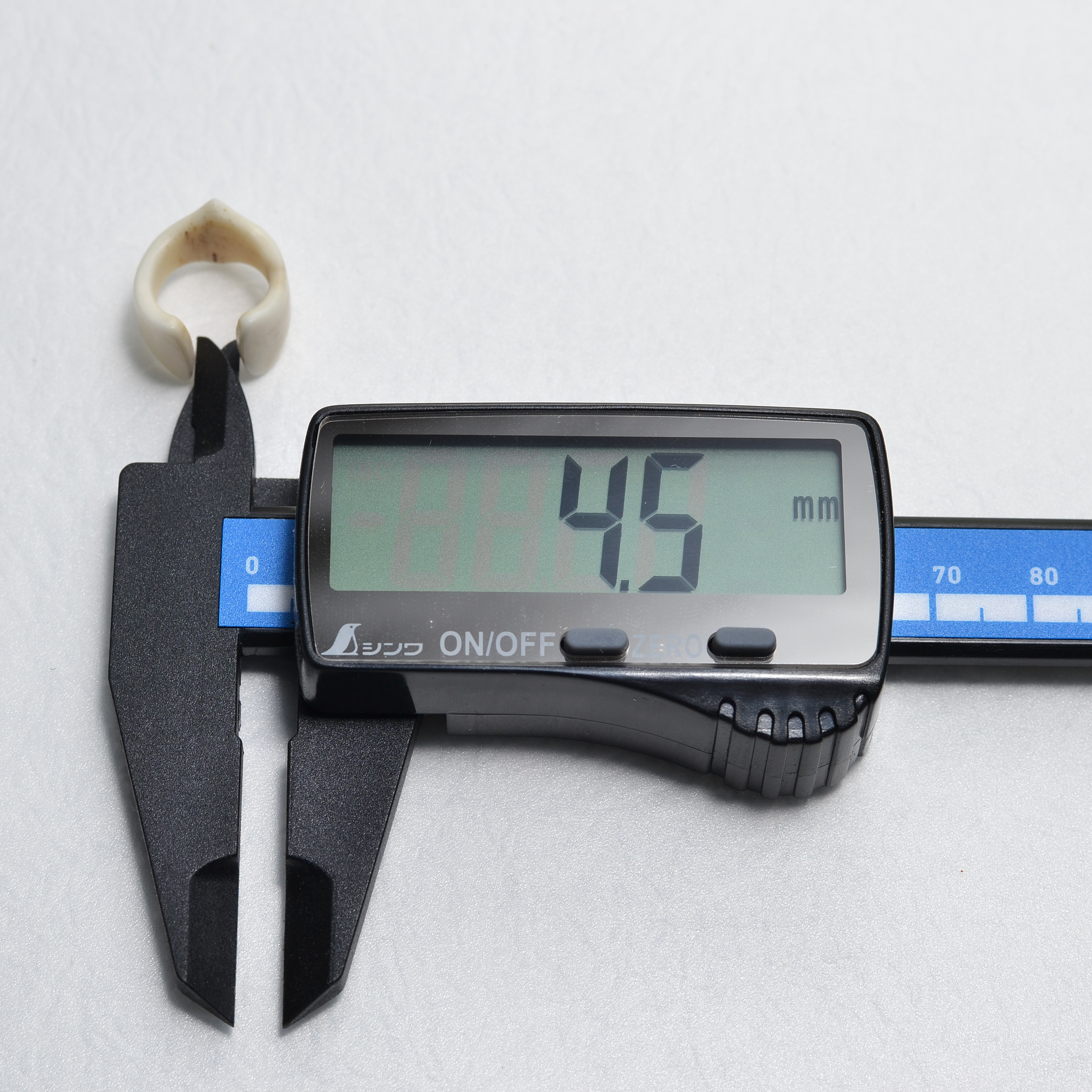 鹿角　イヤーカフ　スター